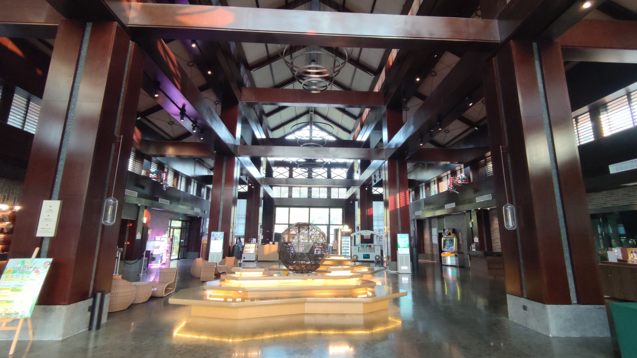 Lobby eines Hotels in Qiongzhong auf Hainan