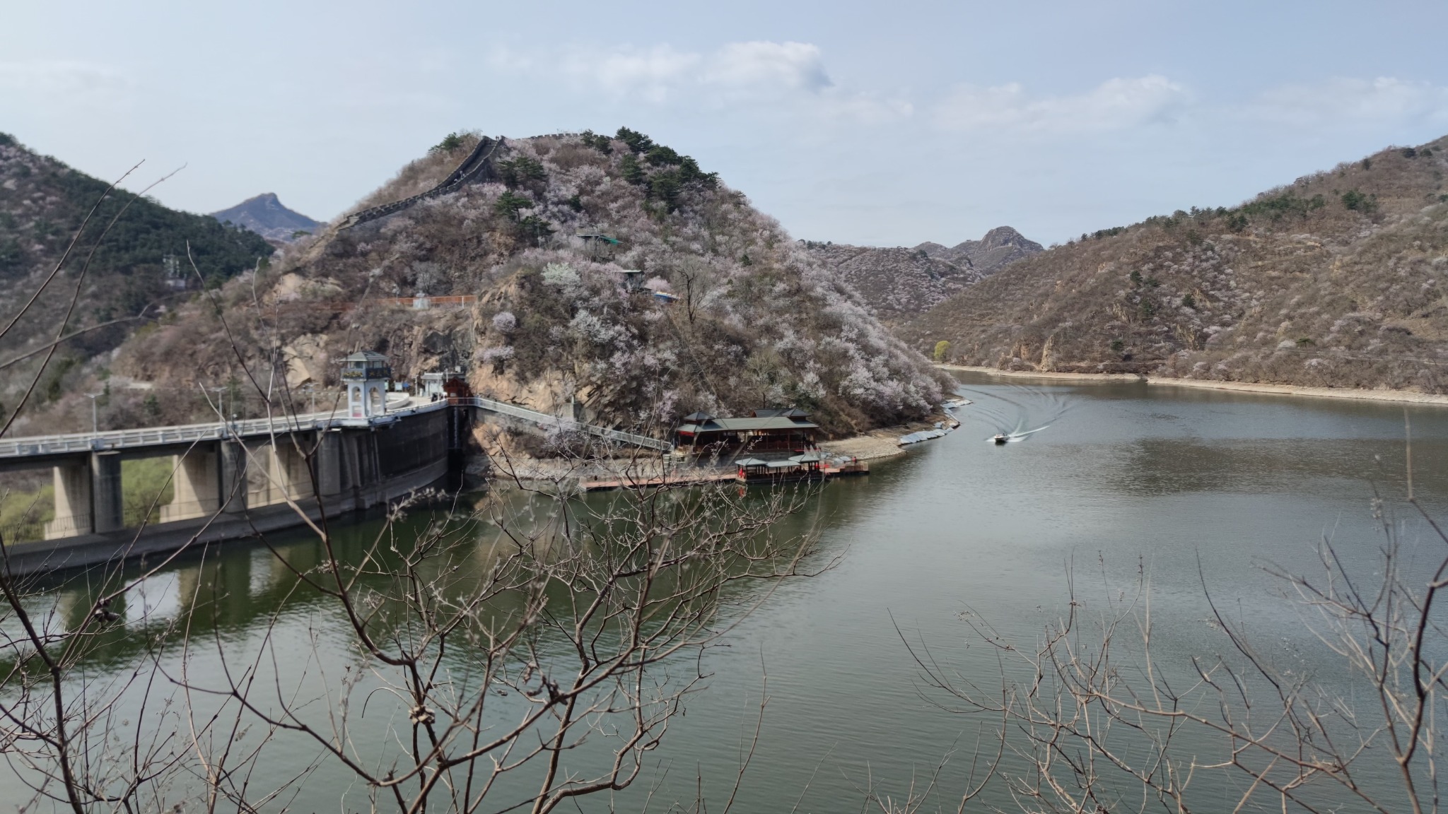 Motorbootstour auf dem See bei Huanghuacheng